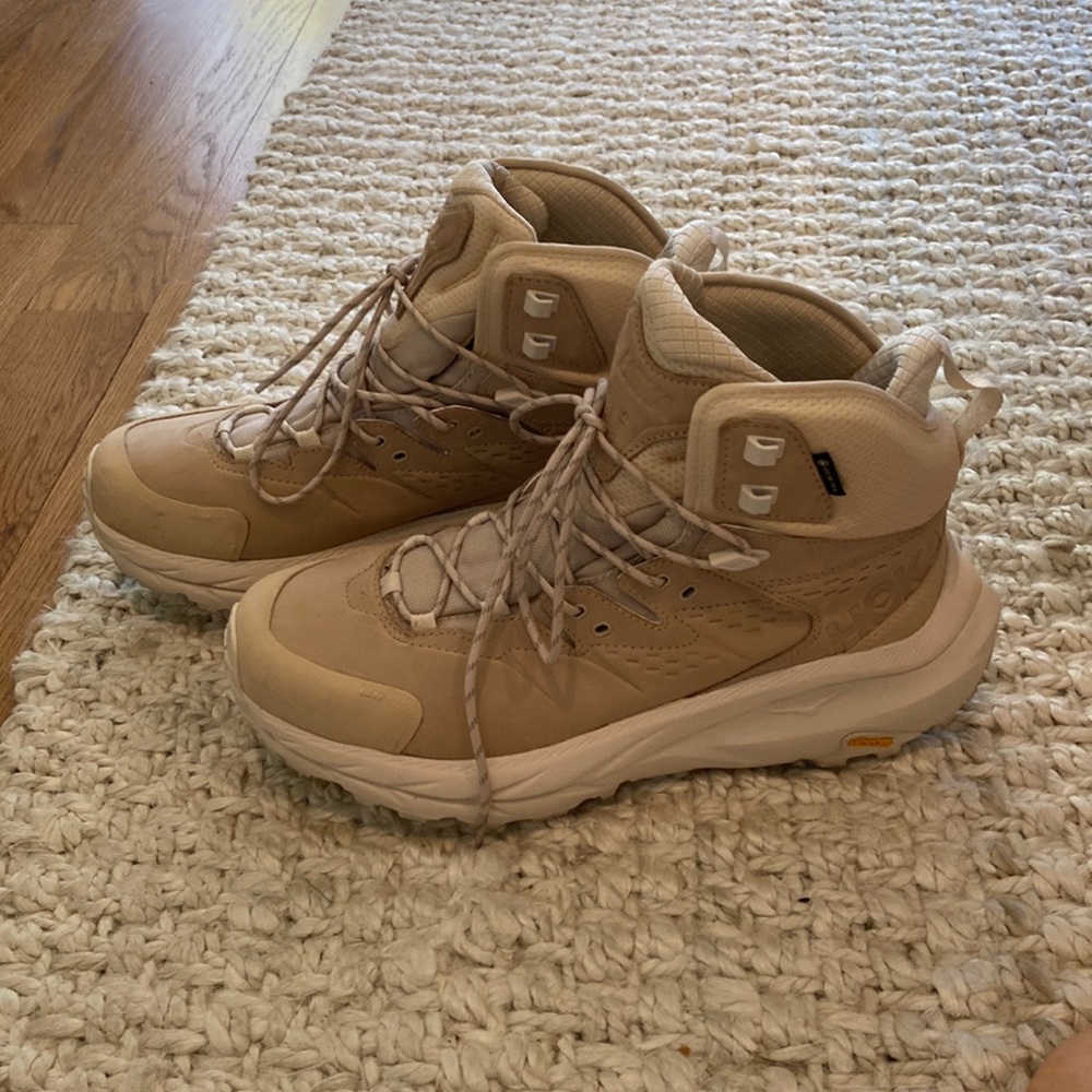 Hoka Kaha 2 Shoes